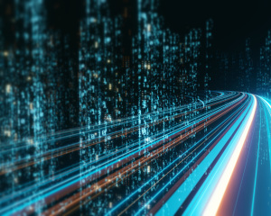 Carril de luz digital entre datos y códigos, simbolizando alta velocidad y conectividad de red.